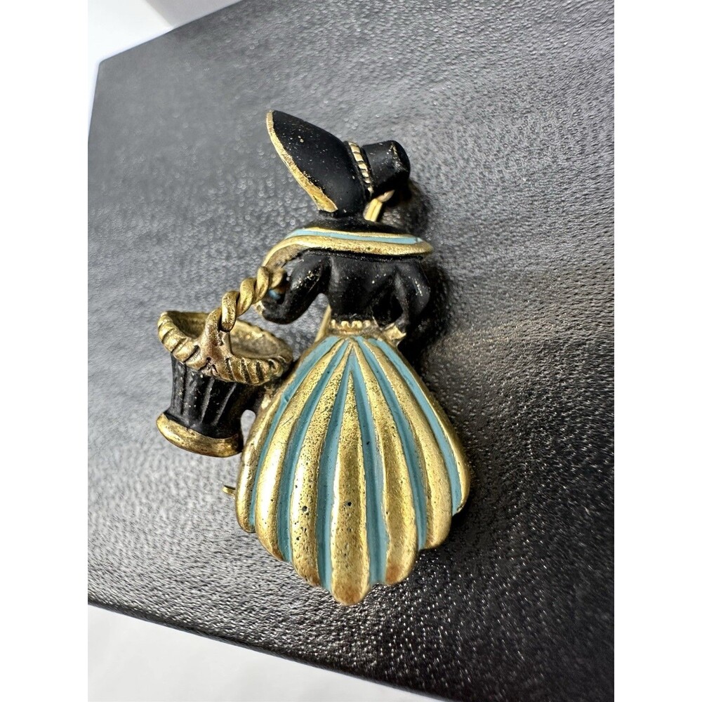 Bonnet Lady W Basket Painted Pin Germany Brass Pot Metal